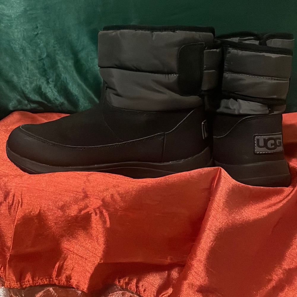 UGG Toty Weather boots